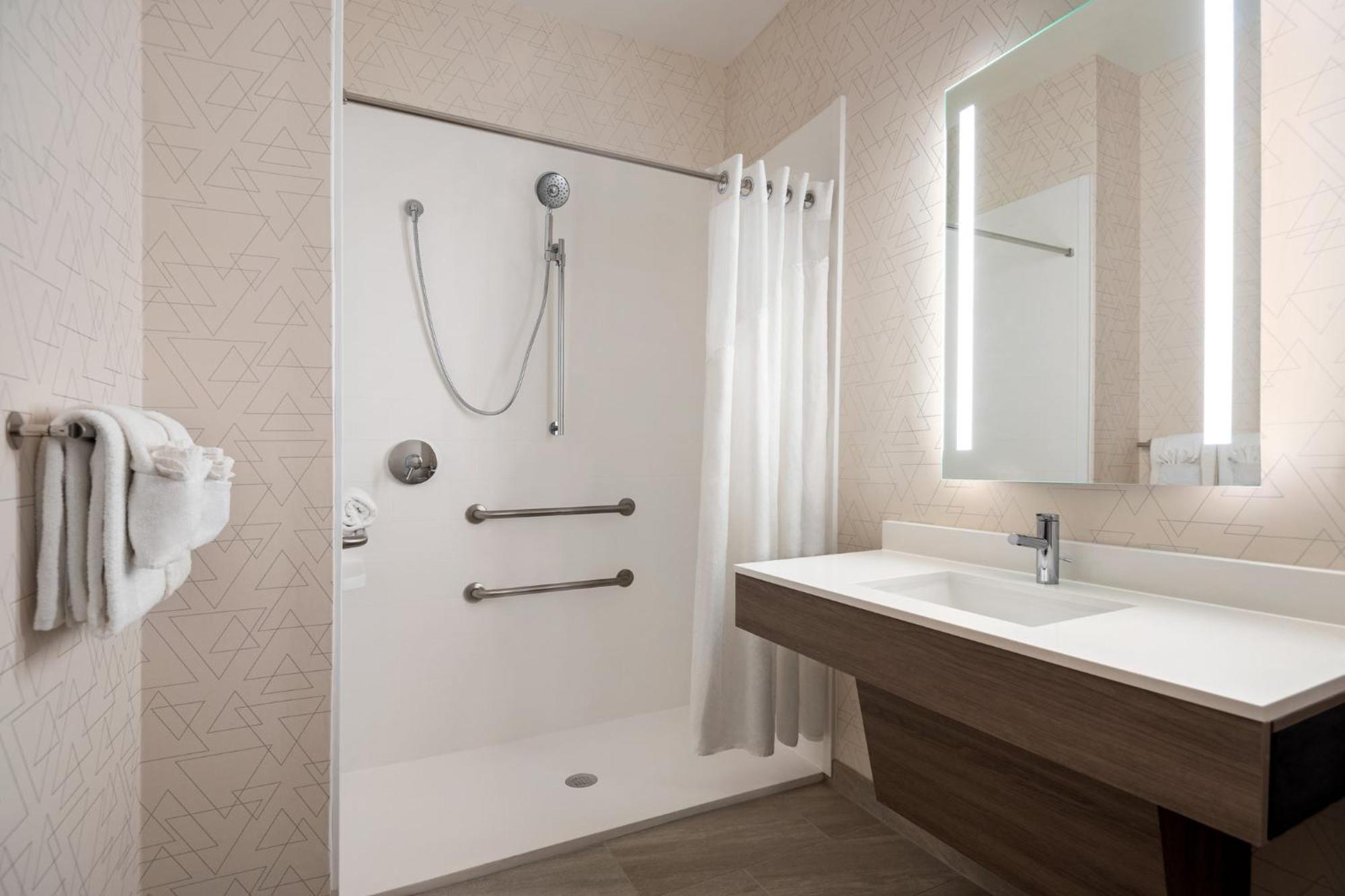 Holiday Inn Express & Suites Mobile West I-10 By Ihg Tillmans Corner Extérieur photo