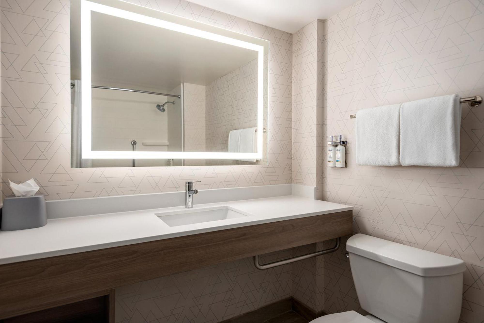 Holiday Inn Express & Suites Mobile West I-10 By Ihg Tillmans Corner Extérieur photo