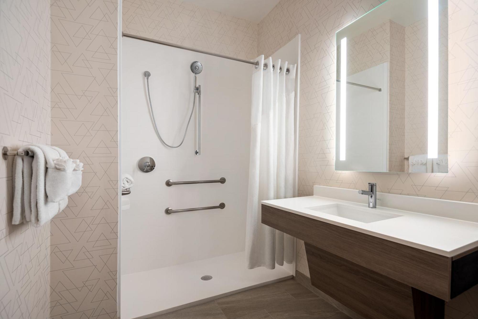 Holiday Inn Express & Suites Mobile West I-10 By Ihg Tillmans Corner Extérieur photo