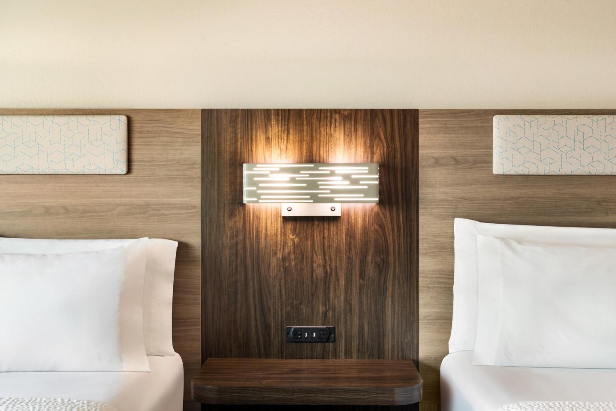 Holiday Inn Express & Suites Mobile West I-10 By Ihg Tillmans Corner Extérieur photo